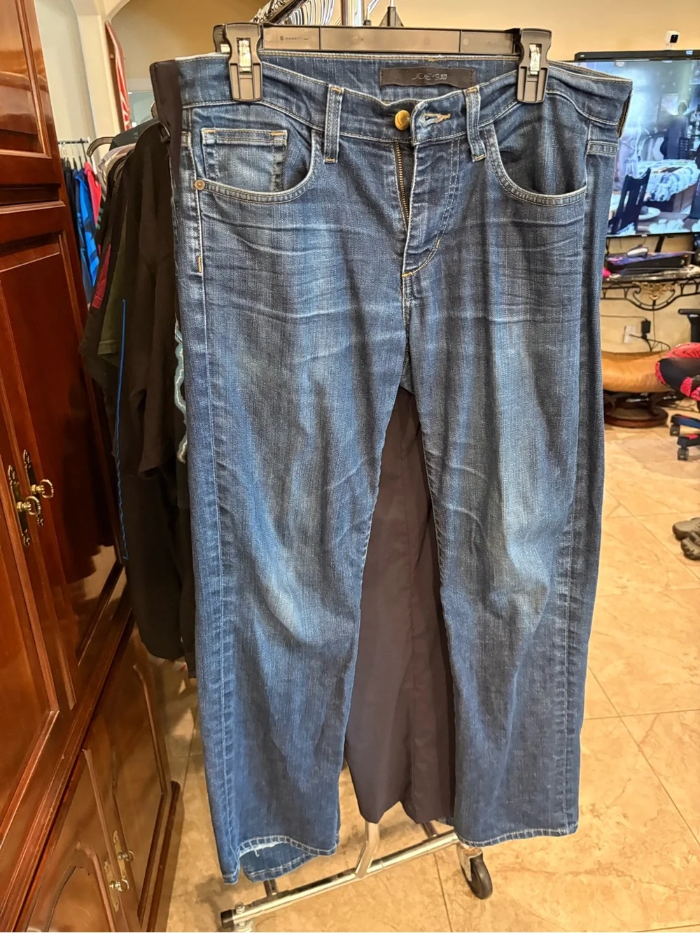 Classic Men’s Blue Straight-Leg Jeans
